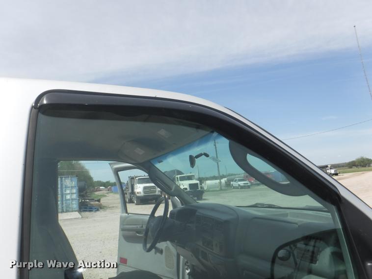 image for item DB3918 2004 Ford F250 Super Duty XL SuperCab pickup truck