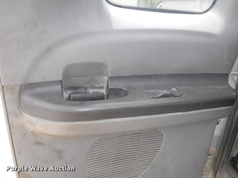 image for item DB3918 2004 Ford F250 Super Duty XL SuperCab pickup truck