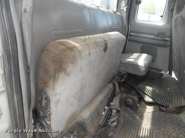 image for item DB3918 2004 Ford F250 Super Duty XL SuperCab pickup truck