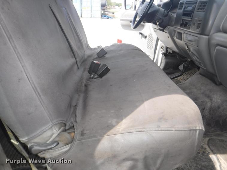 image for item DB3918 2004 Ford F250 Super Duty XL SuperCab pickup truck