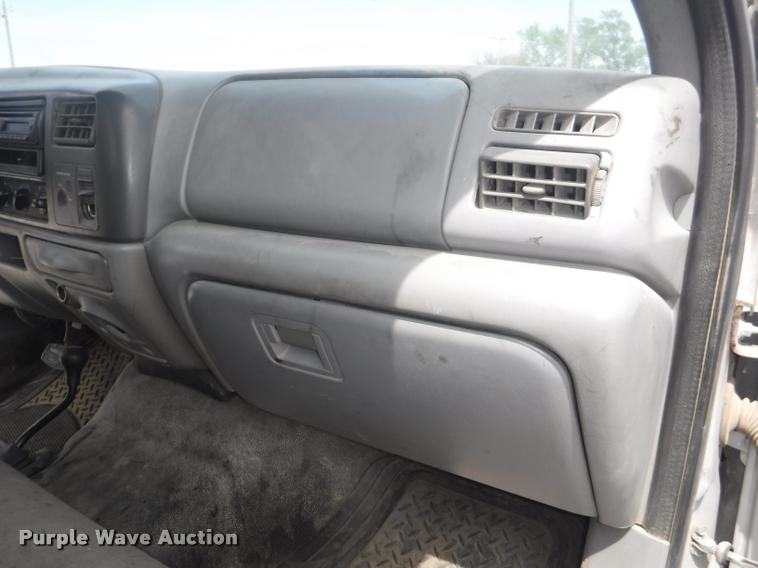 image for item DB3918 2004 Ford F250 Super Duty XL SuperCab pickup truck