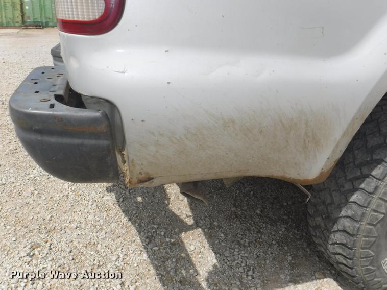 image for item DB3918 2004 Ford F250 Super Duty XL SuperCab pickup truck