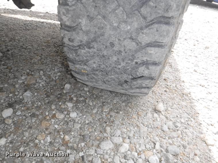 image for item DB3918 2004 Ford F250 Super Duty XL SuperCab pickup truck