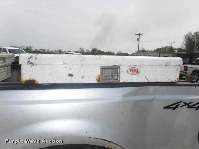 image for item DB3918 2004 Ford F250 Super Duty XL SuperCab pickup truck