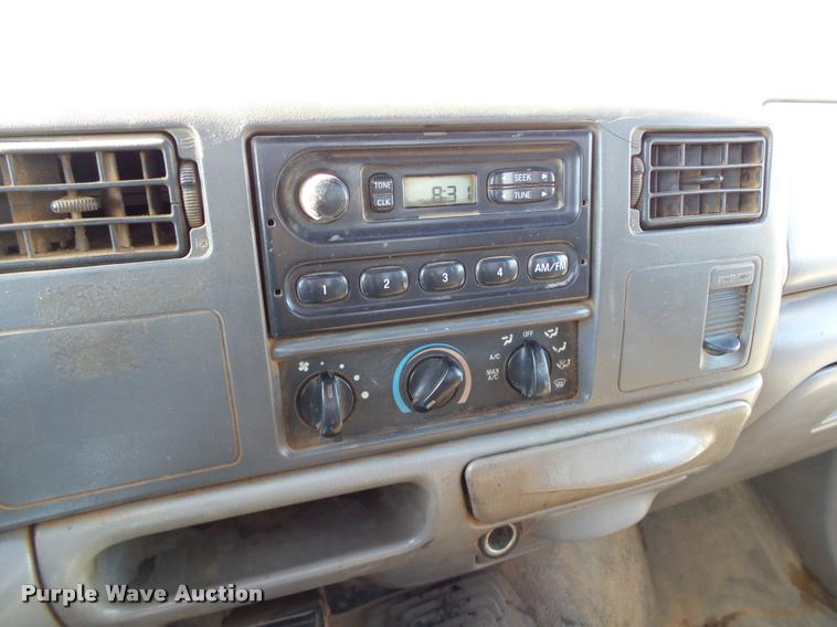 image for item DB4692 2000 Ford F350 XL Super Duty flatbed pickup truck