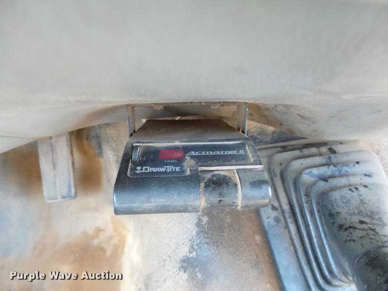 image for item DB4692 2000 Ford F350 XL Super Duty flatbed pickup truck