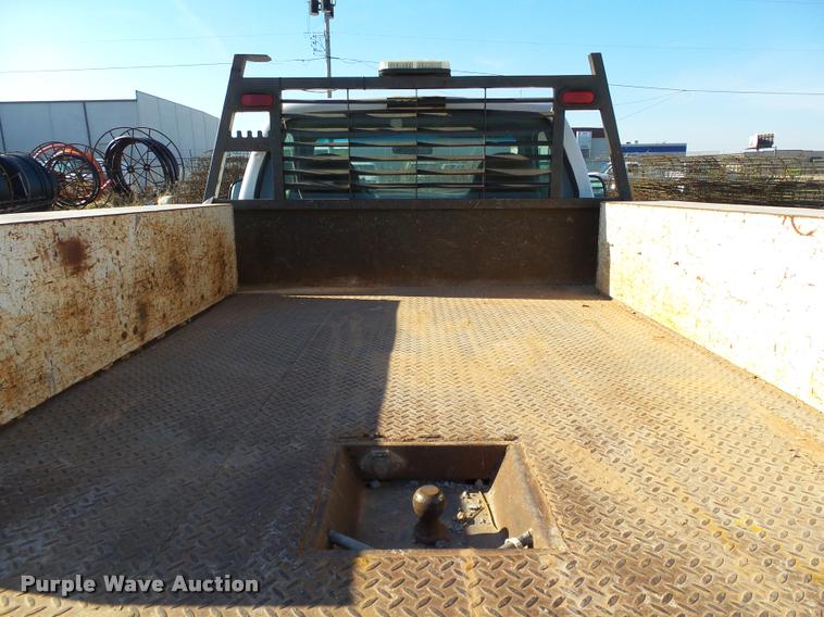 image for item DB4692 2000 Ford F350 XL Super Duty flatbed pickup truck