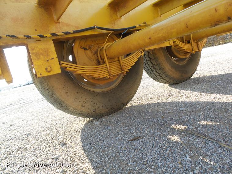 image for item DB4693 2000 Vermeer E550/E800 equipment trailer