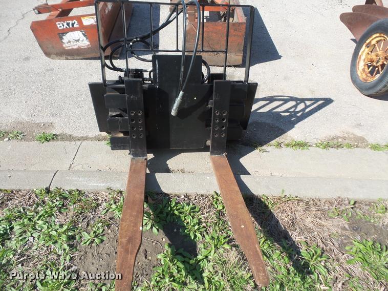 image for item DC9239 Skid steer pallet forks