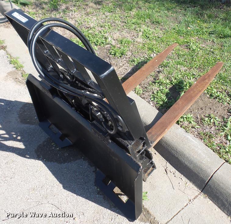 image for item DC9239 Skid steer pallet forks