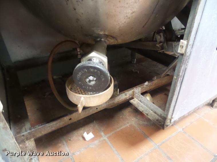 image for item DC9270 (2) direct steam kettles