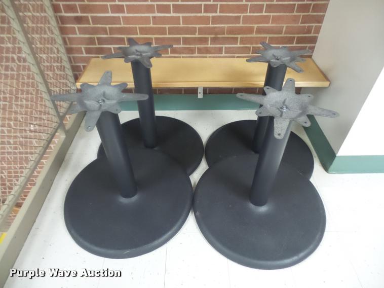 image for item DC9317 (4) 60" round tables