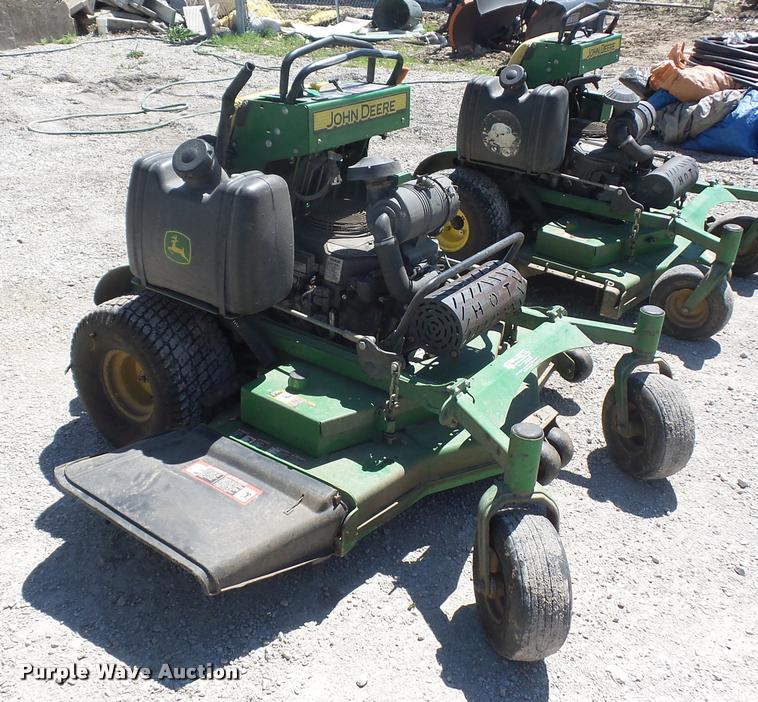 image for item DD9265 John Deere 652R ZTR lawn mower