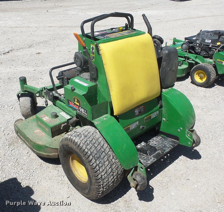 image for item DD9265 John Deere 652R ZTR lawn mower