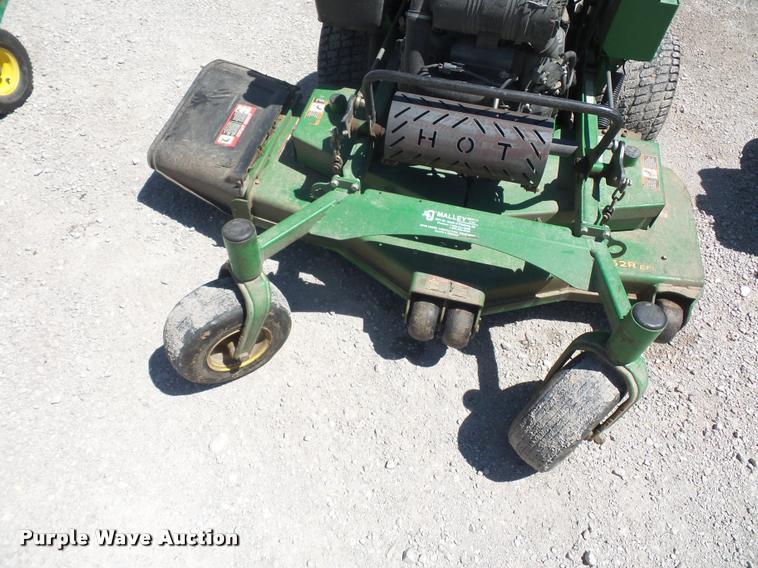 image for item DD9265 John Deere 652R ZTR lawn mower