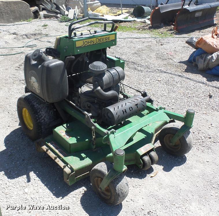 image for item DD9266 John Deere 652R ZTR lawn mower