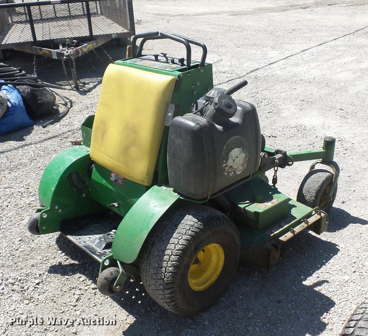 image for item DD9266 John Deere 652R ZTR lawn mower