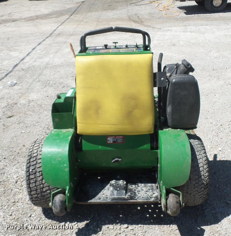 image for item DD9266 John Deere 652R ZTR lawn mower