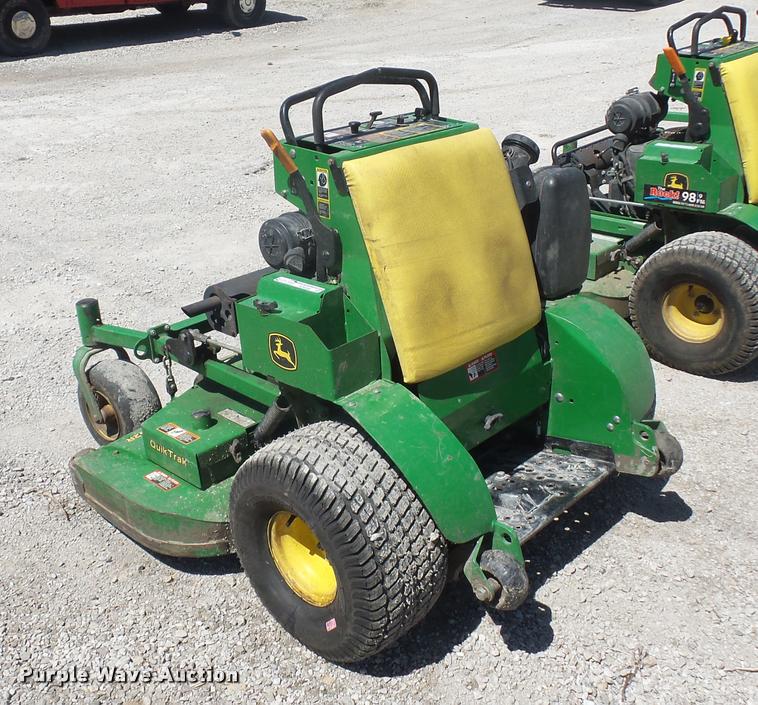 image for item DD9266 John Deere 652R ZTR lawn mower