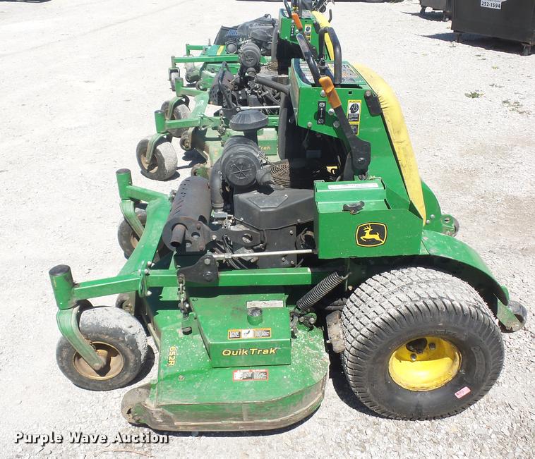 image for item DD9266 John Deere 652R ZTR lawn mower