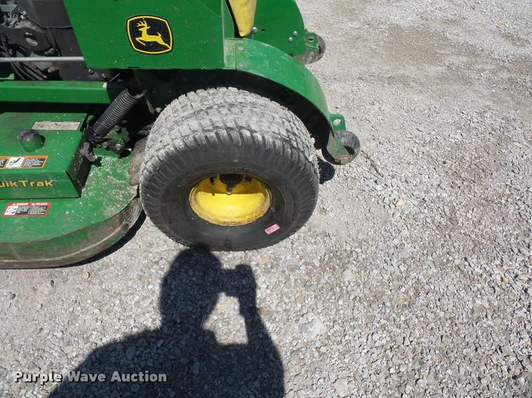 image for item DD9266 John Deere 652R ZTR lawn mower