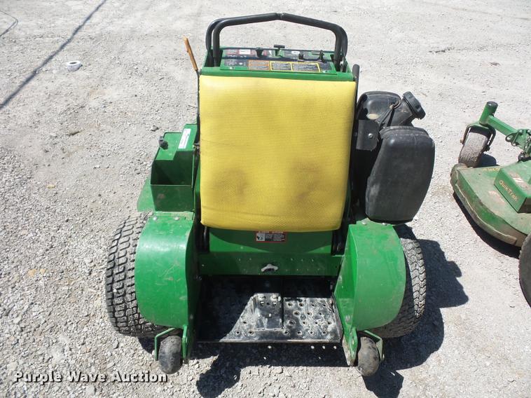 image for item DD9266 John Deere 652R ZTR lawn mower