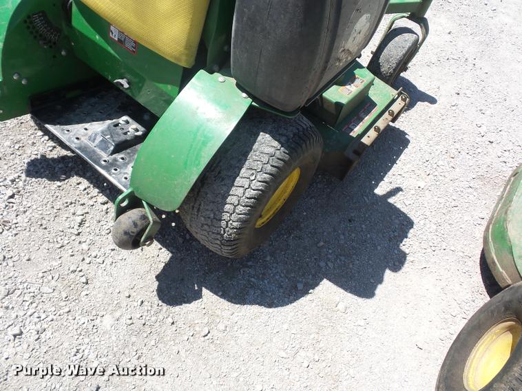 image for item DD9266 John Deere 652R ZTR lawn mower