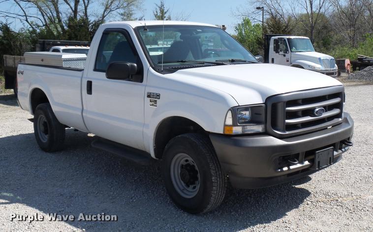 image for item DD9281 2004 Ford F250 Super Duty pickup truck