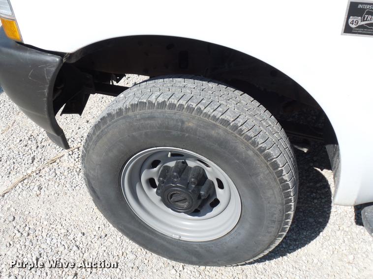 image for item DD9281 2004 Ford F250 Super Duty pickup truck