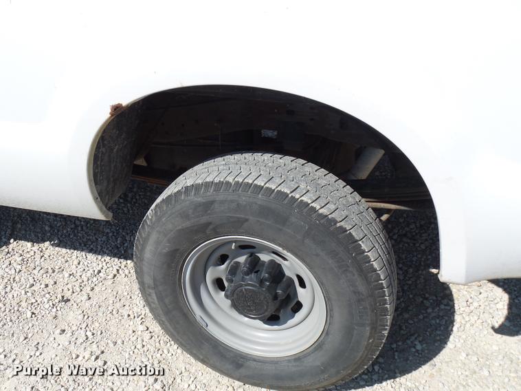 image for item DD9281 2004 Ford F250 Super Duty pickup truck