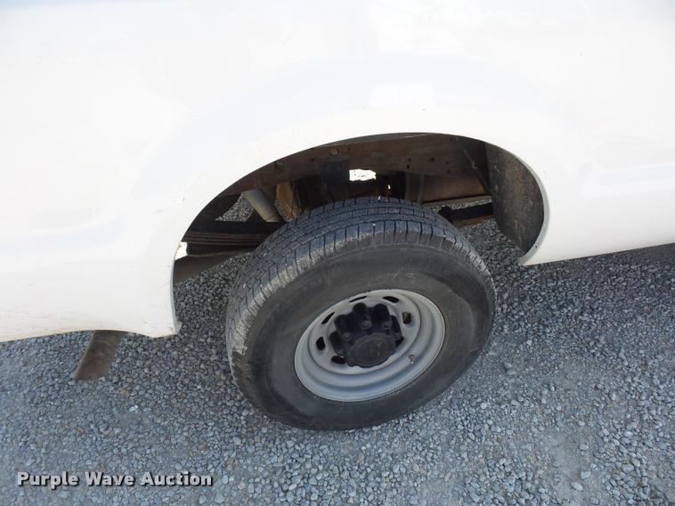 image for item DD9281 2004 Ford F250 Super Duty pickup truck