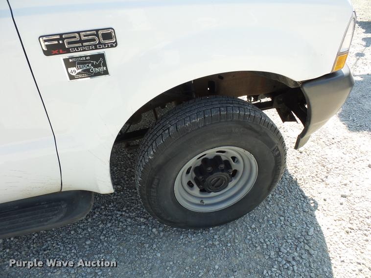 image for item DD9281 2004 Ford F250 Super Duty pickup truck