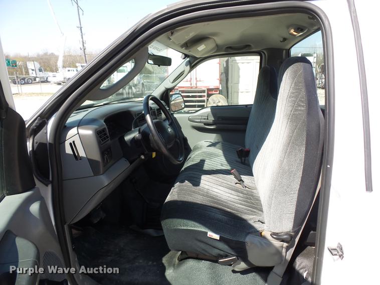 image for item DD9281 2004 Ford F250 Super Duty pickup truck