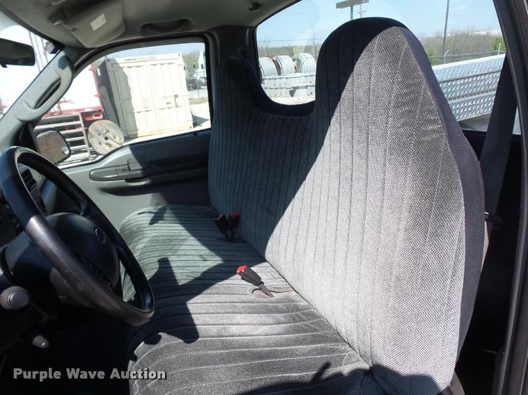 image for item DD9281 2004 Ford F250 Super Duty pickup truck