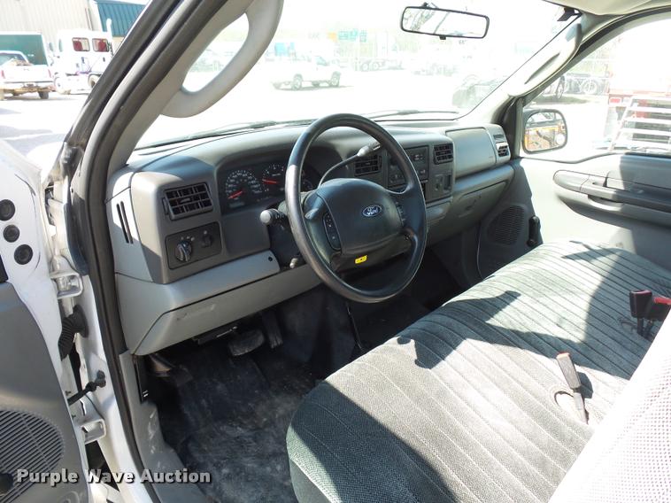 image for item DD9281 2004 Ford F250 Super Duty pickup truck