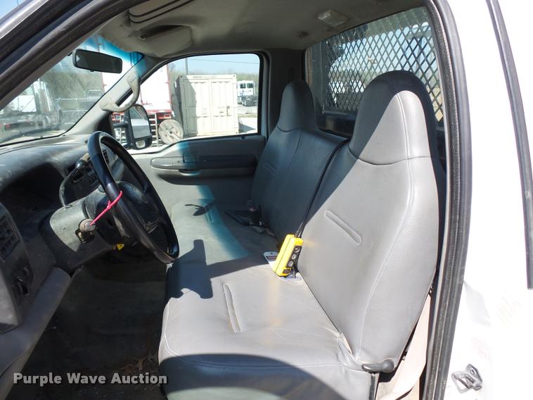 image for item DD9282 1999 Ford F350 Super Duty flatbed pickup truck