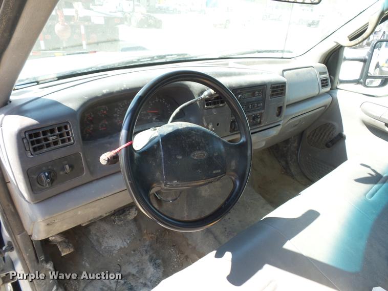 image for item DD9282 1999 Ford F350 Super Duty flatbed pickup truck