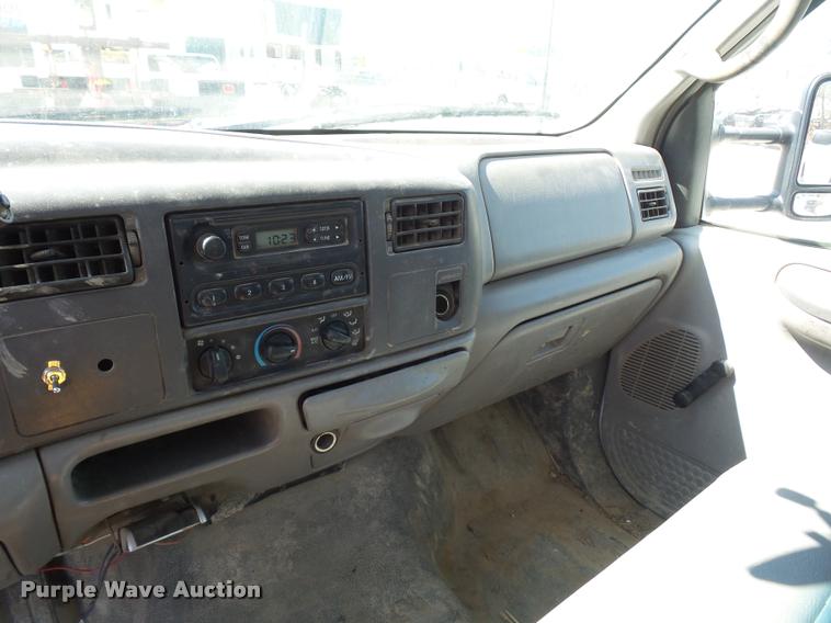 image for item DD9282 1999 Ford F350 Super Duty flatbed pickup truck