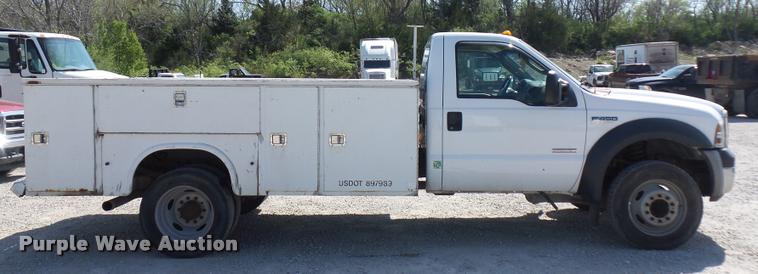 image for item DD9283 2007 Ford F450 Super Duty utility truck