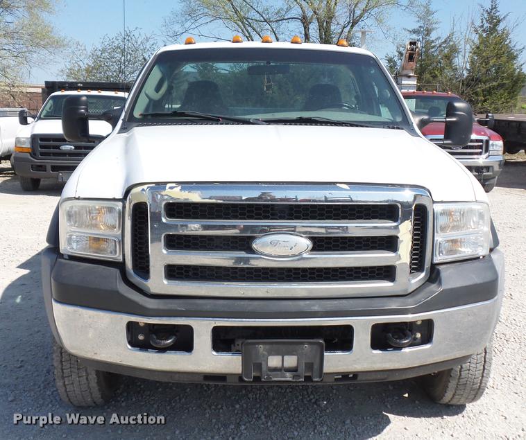 image for item DD9283 2007 Ford F450 Super Duty utility truck