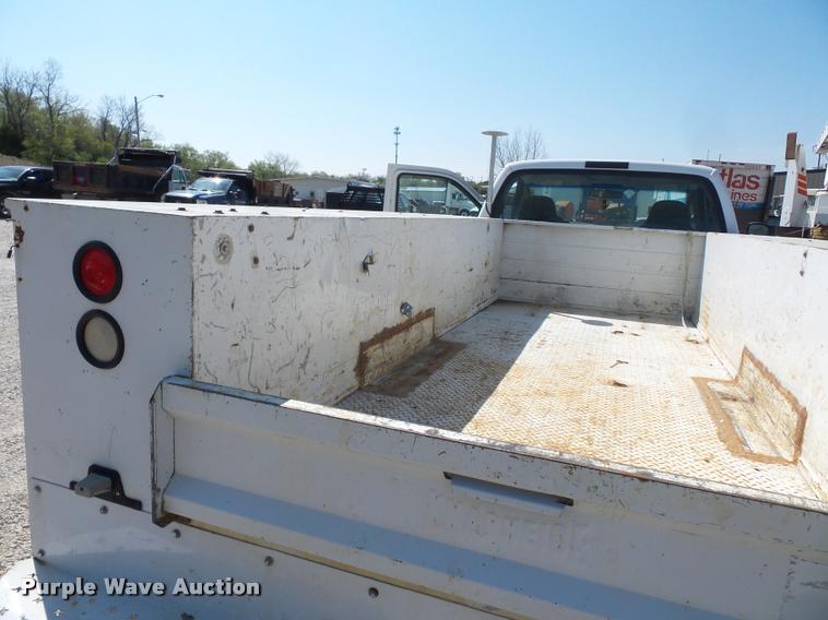 image for item DD9283 2007 Ford F450 Super Duty utility truck