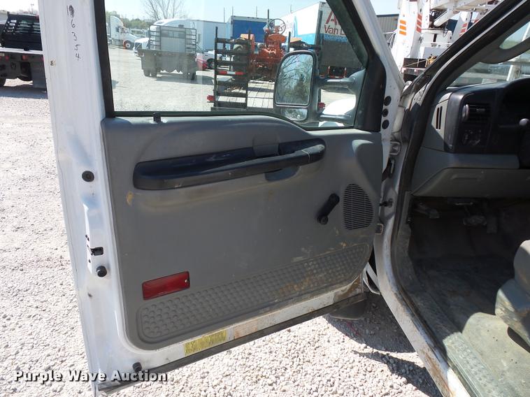 image for item DD9283 2007 Ford F450 Super Duty utility truck