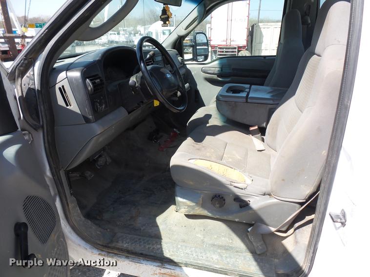 image for item DD9283 2007 Ford F450 Super Duty utility truck