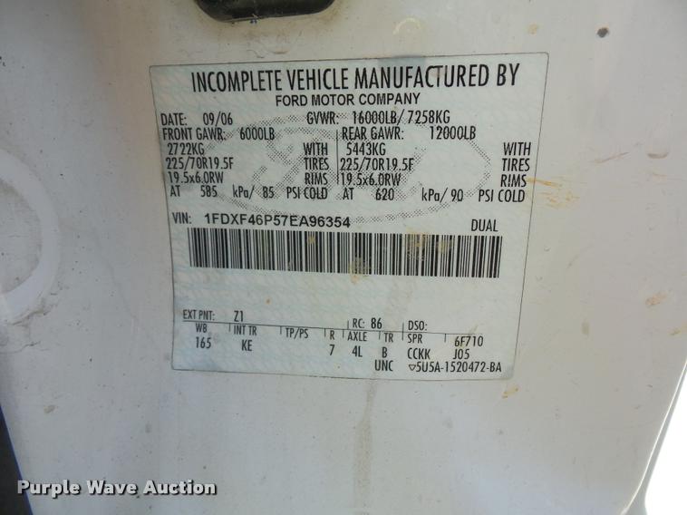 image for item DD9283 2007 Ford F450 Super Duty utility truck