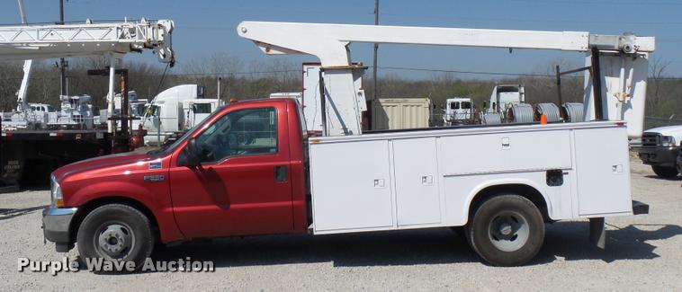 image for item DD9284 2002 Ford F350 Super Duty bucket truck