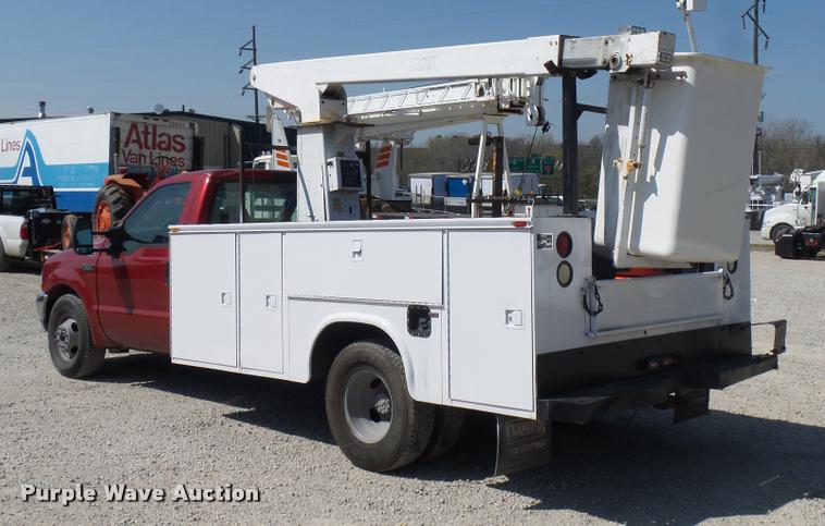 image for item DD9284 2002 Ford F350 Super Duty bucket truck