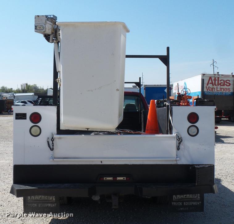 image for item DD9284 2002 Ford F350 Super Duty bucket truck