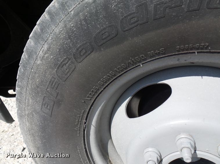 image for item DD9284 2002 Ford F350 Super Duty bucket truck