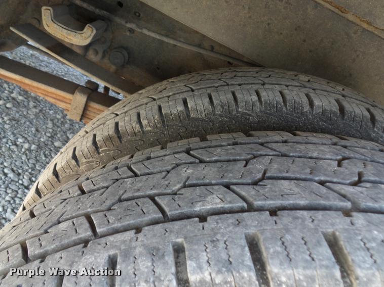 image for item DD9284 2002 Ford F350 Super Duty bucket truck