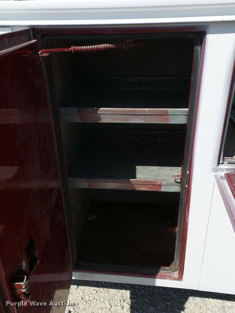 image for item DD9284 2002 Ford F350 Super Duty bucket truck